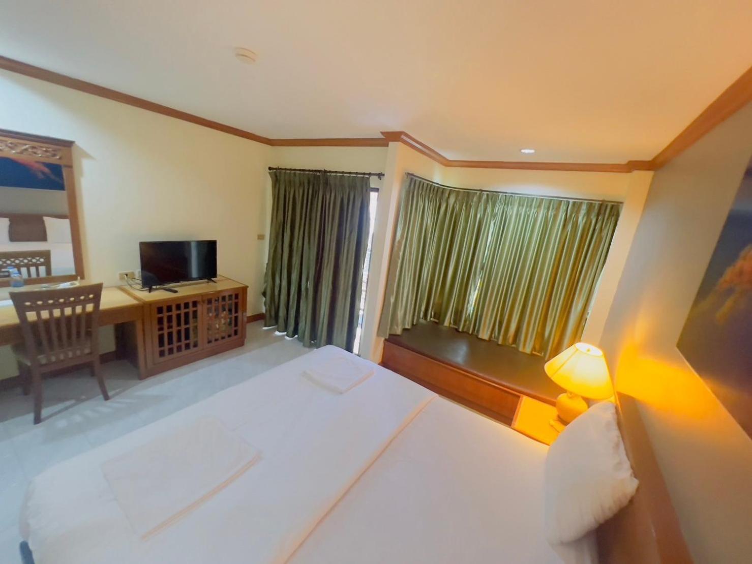 Royal Vista Hotel Patong Екстериор снимка